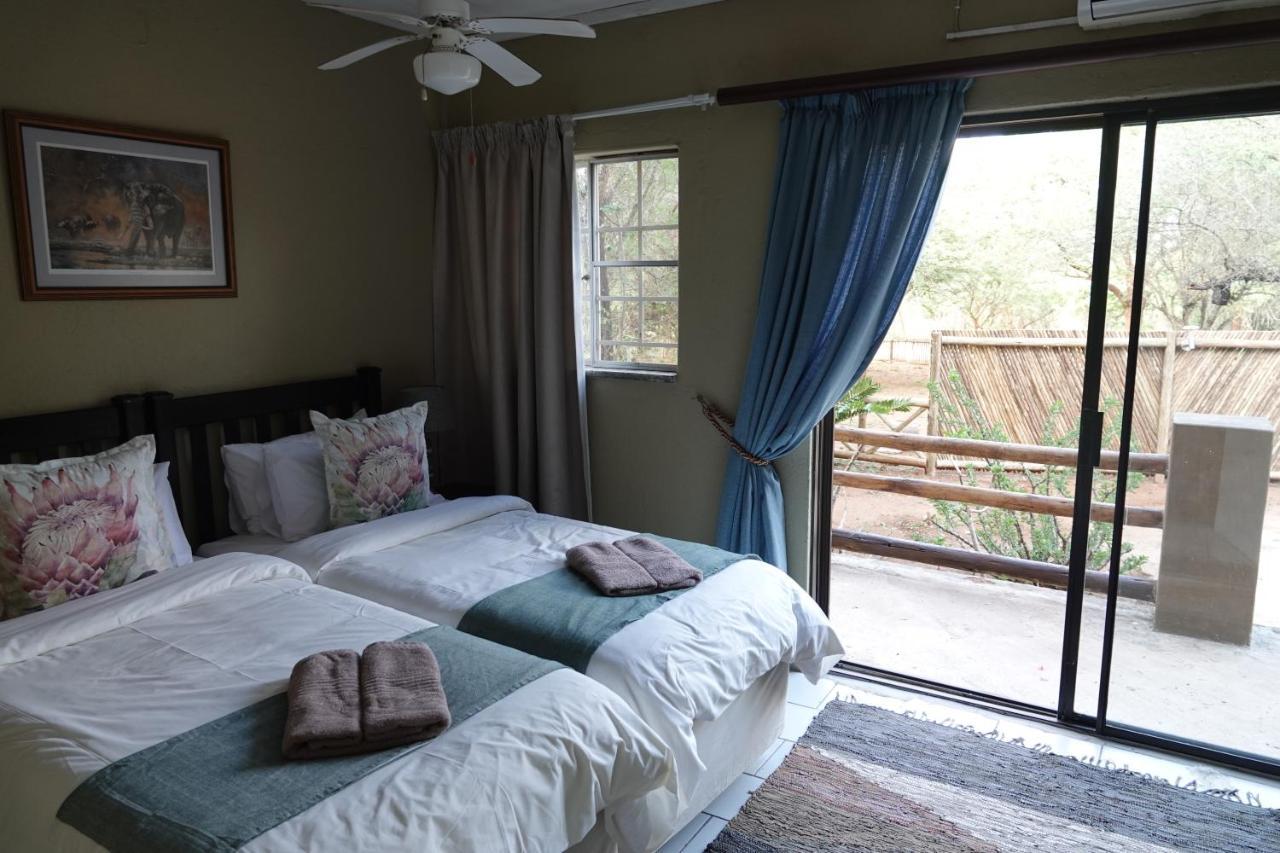 Marloth Park Hippo House Villa ภายนอก รูปภาพ