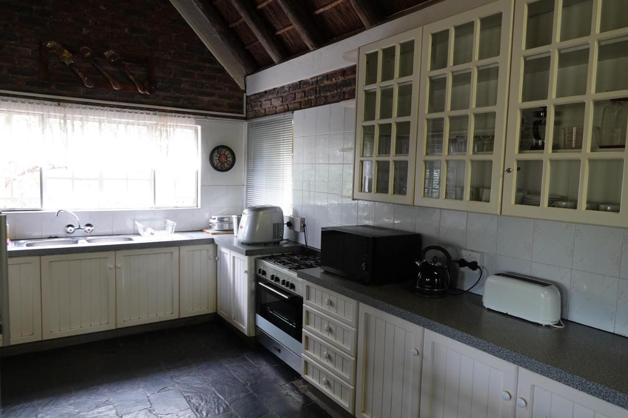 Marloth Park Hippo House Villa ภายนอก รูปภาพ