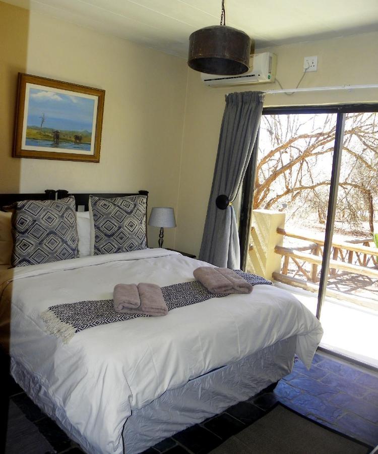 Marloth Park Hippo House Villa ภายนอก รูปภาพ
